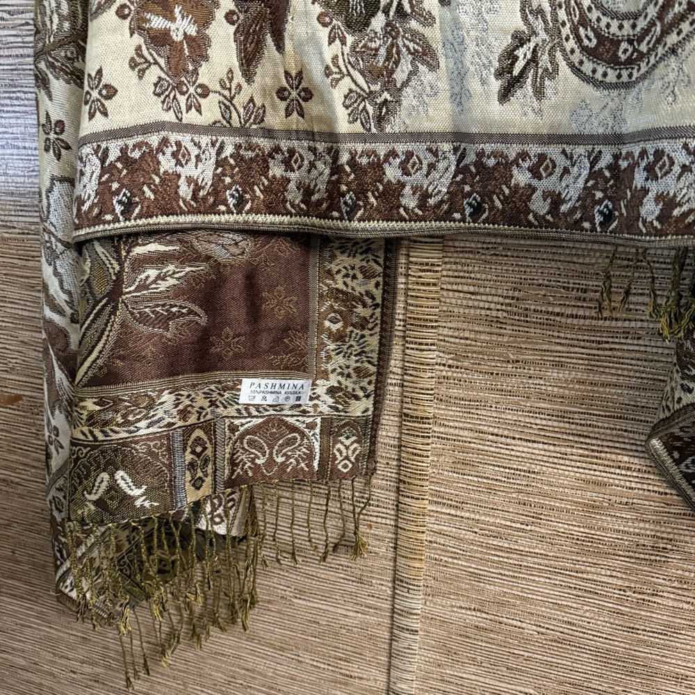 Pashmina Scarf Shawl Floral Paisley Cream Brown Cashmere Silk Soft 28.5”x 66” - Picture 7 of 10